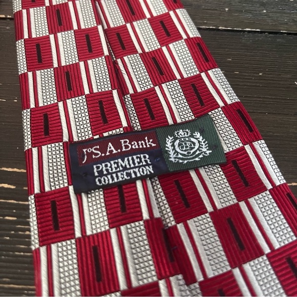 Jos. A. Bank Silk Tie Premier Collection Red - Picture 4 of 7